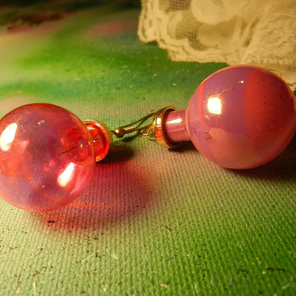 VTG Contempo pink Barbiecore earrings pierced Christmas ornament gold tone caps